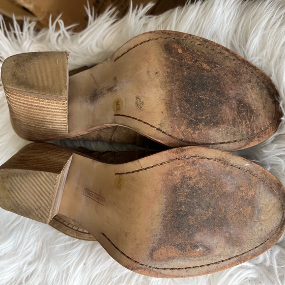 Vince Camuto open toe booties Women’s size 8 - Picture 5 of 5